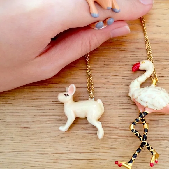 Mary Lou Running Rabbit necklace - Picture 2 of 5